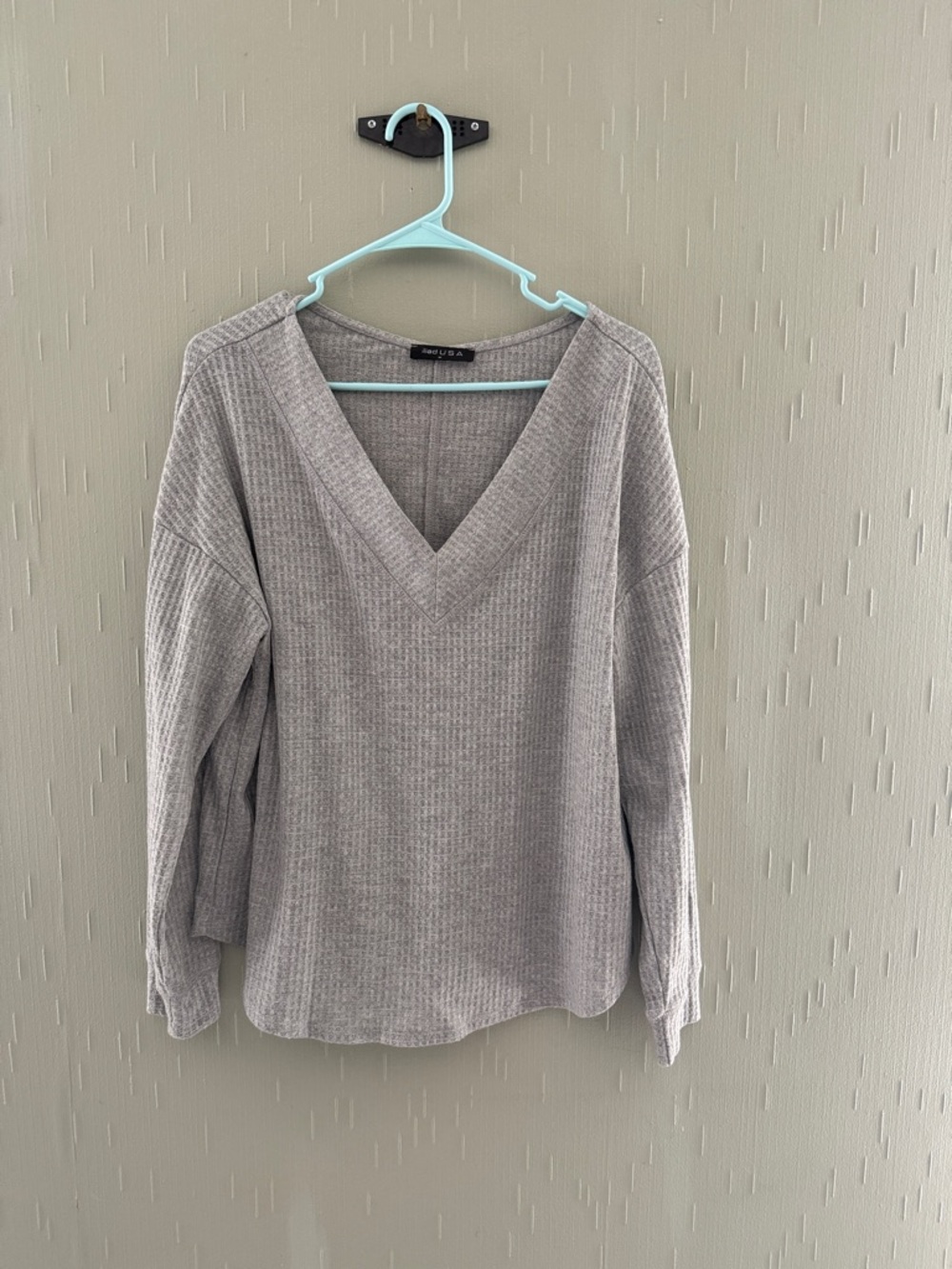 Woven V-Neck Ribbed Sweater — Light Gray